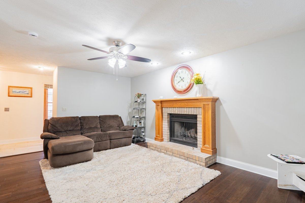 3 Harvest Court, Bloomington, IL 61704