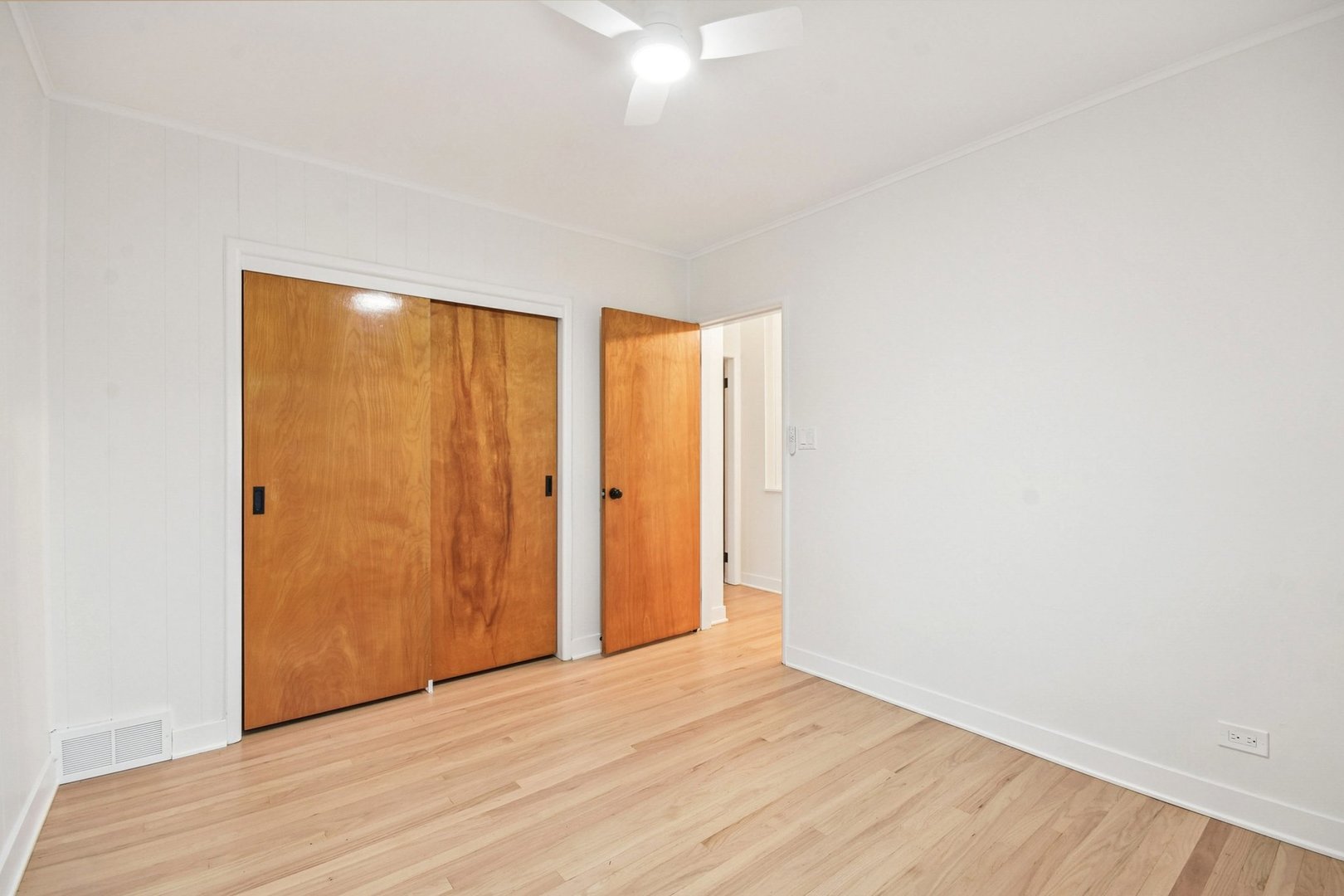 470 E Vallette Street, Elmhurst, IL 60126