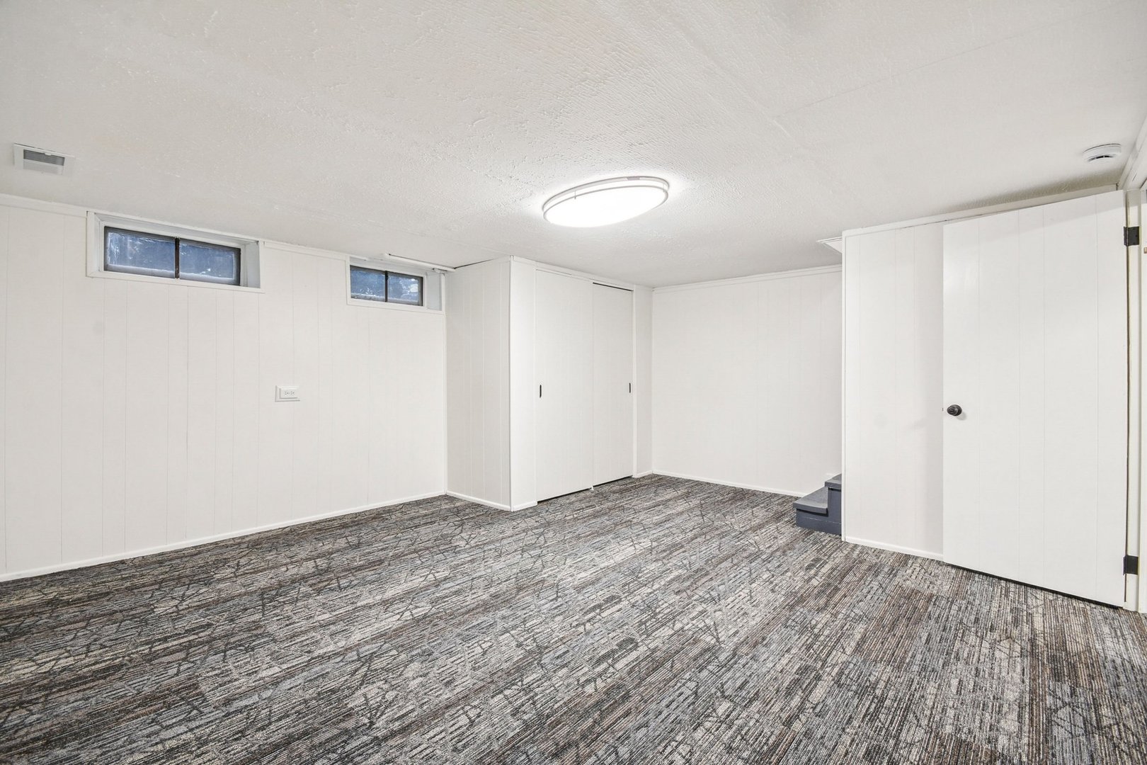 470 E Vallette Street, Elmhurst, IL 60126