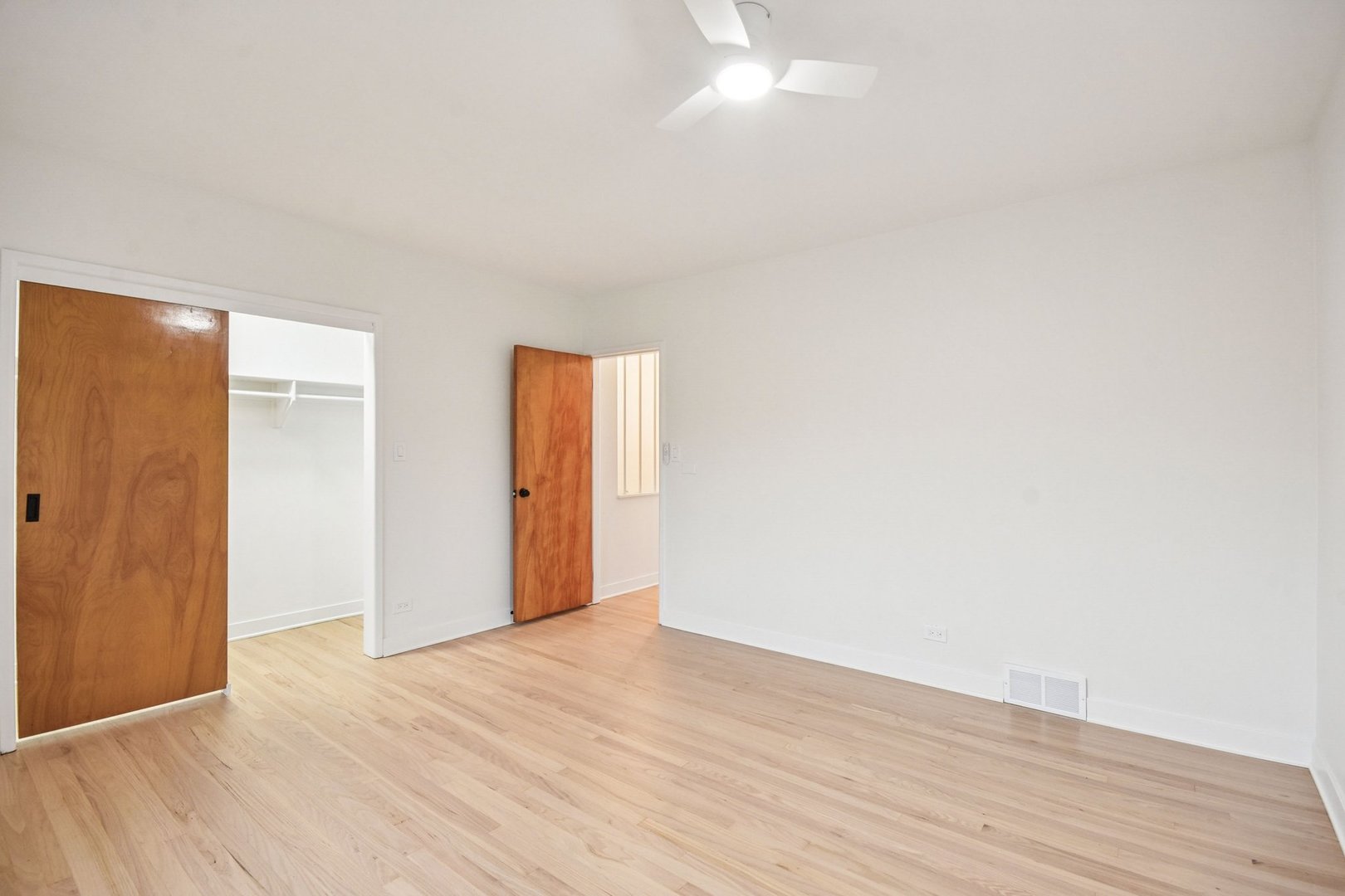 470 E Vallette Street, Elmhurst, IL 60126