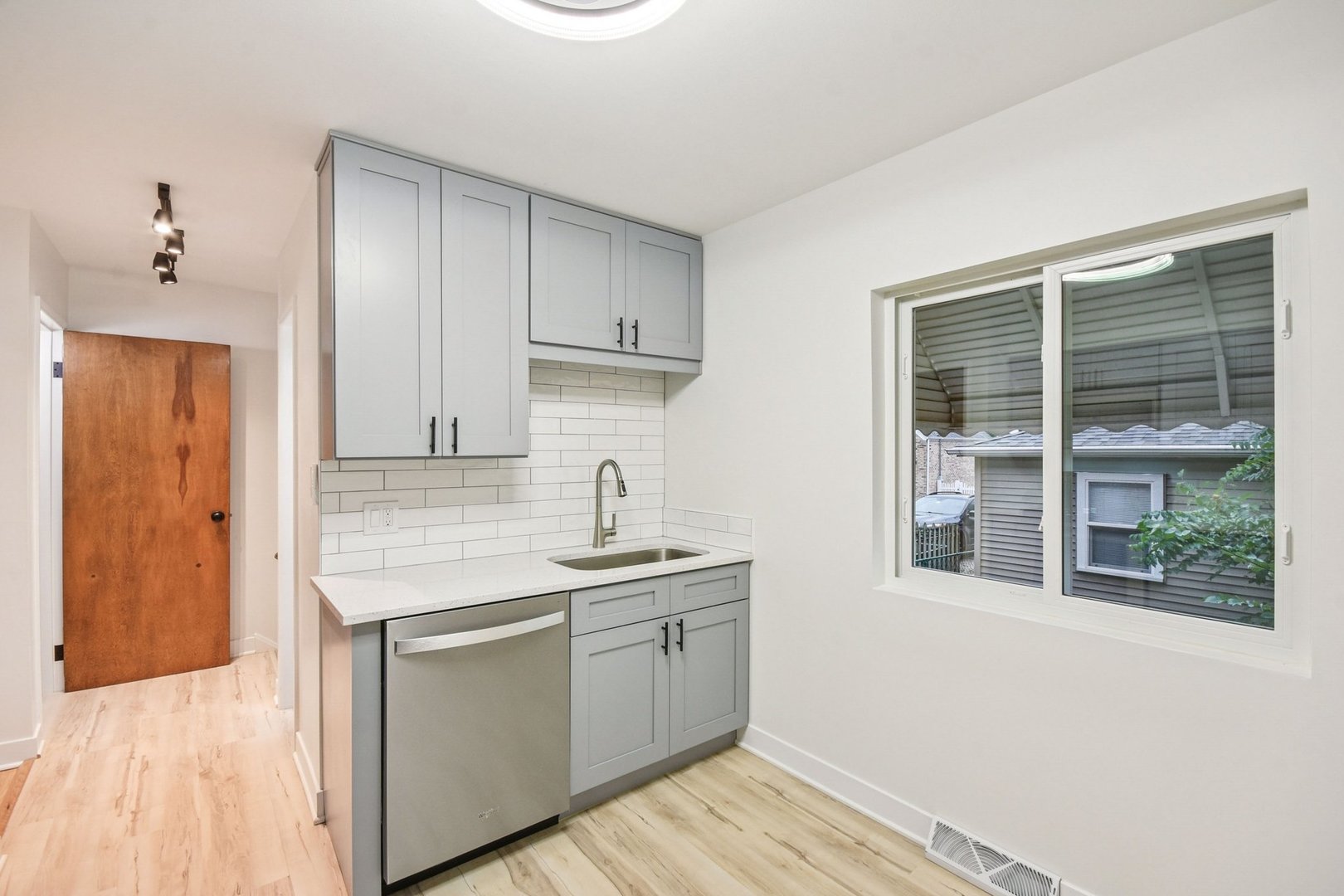 470 E Vallette Street, Elmhurst, IL 60126