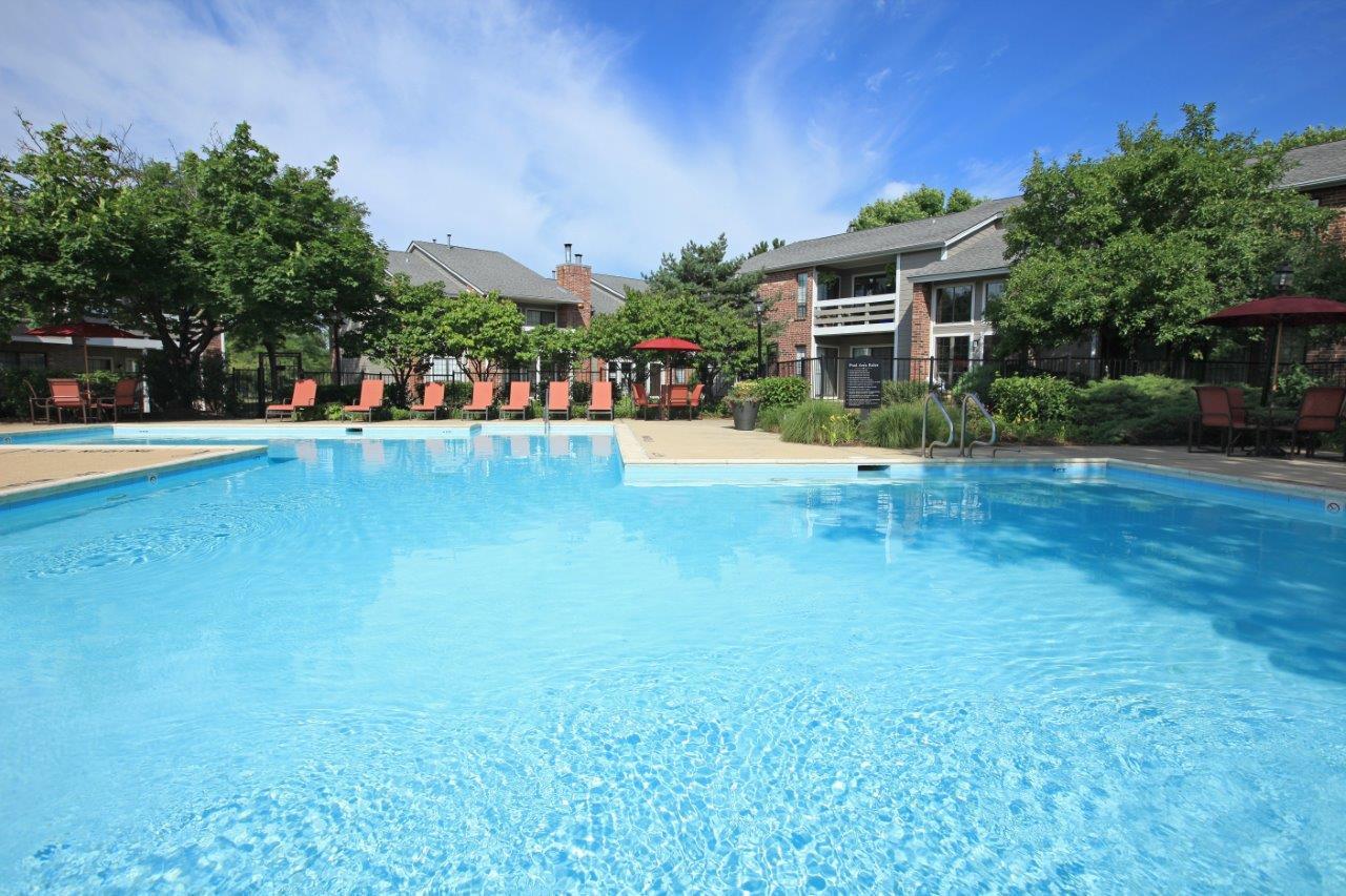 6005 Stewart Drive #621, Willowbrook, IL 60527