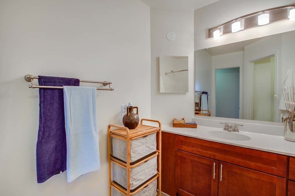 127 MacArthur Drive #4221, Willowbrook, IL 60527