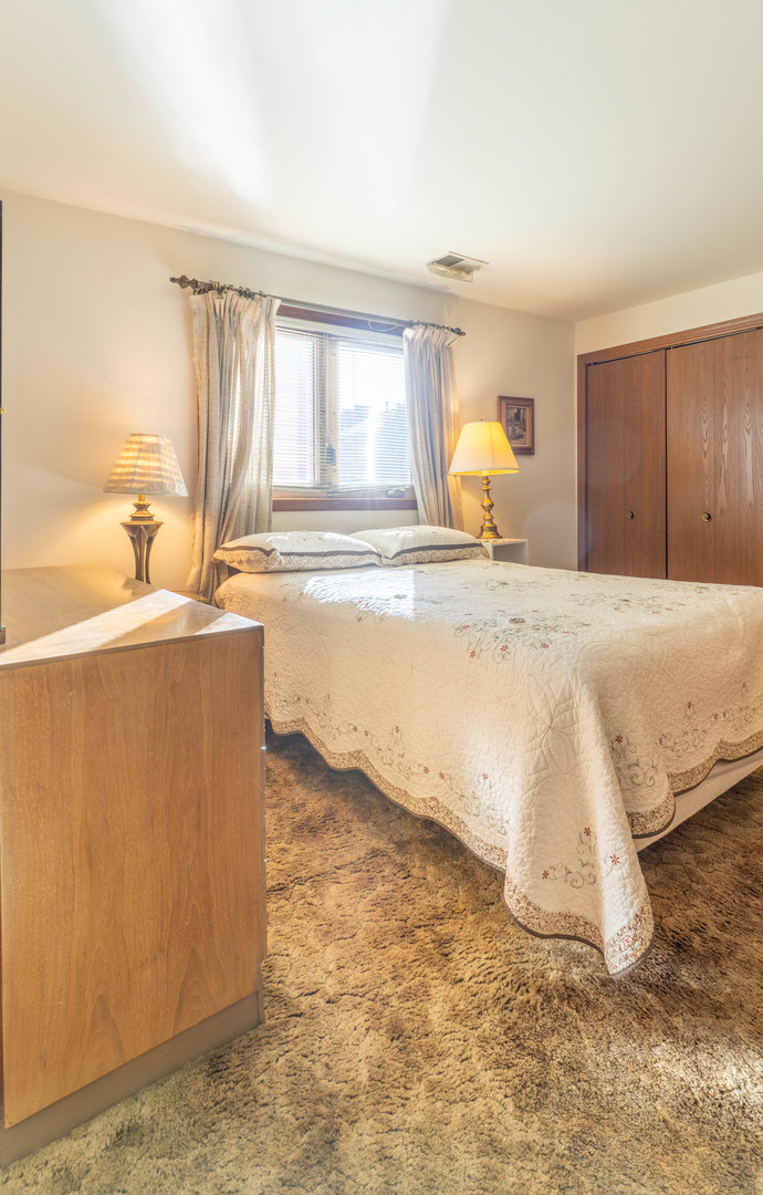 6401 W 64TH Place #2W, Chicago, IL 60638