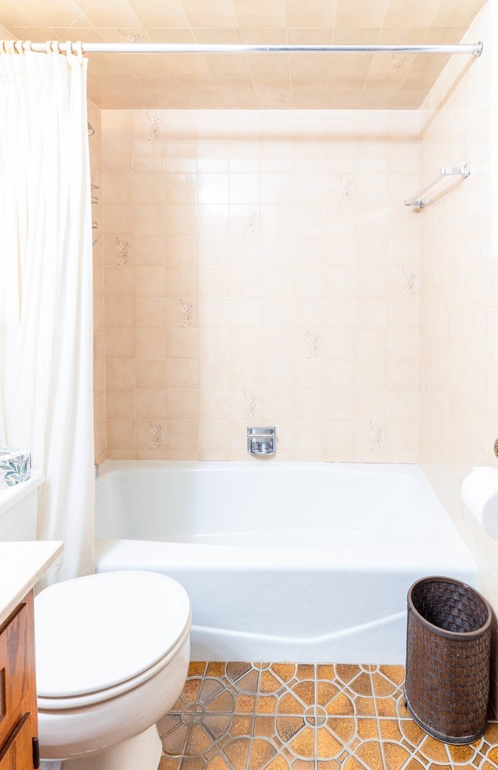 6401 W 64TH Place #2W, Chicago, IL 60638