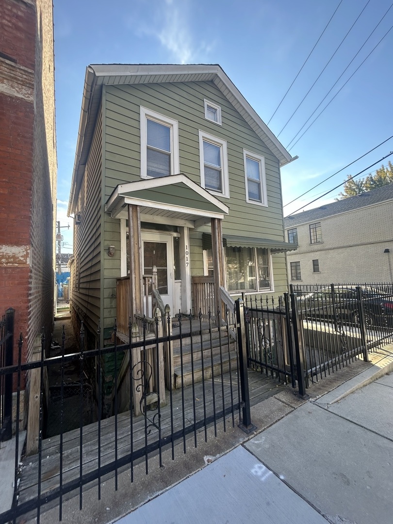 1017 W 19th Street, Chicago, IL 60608