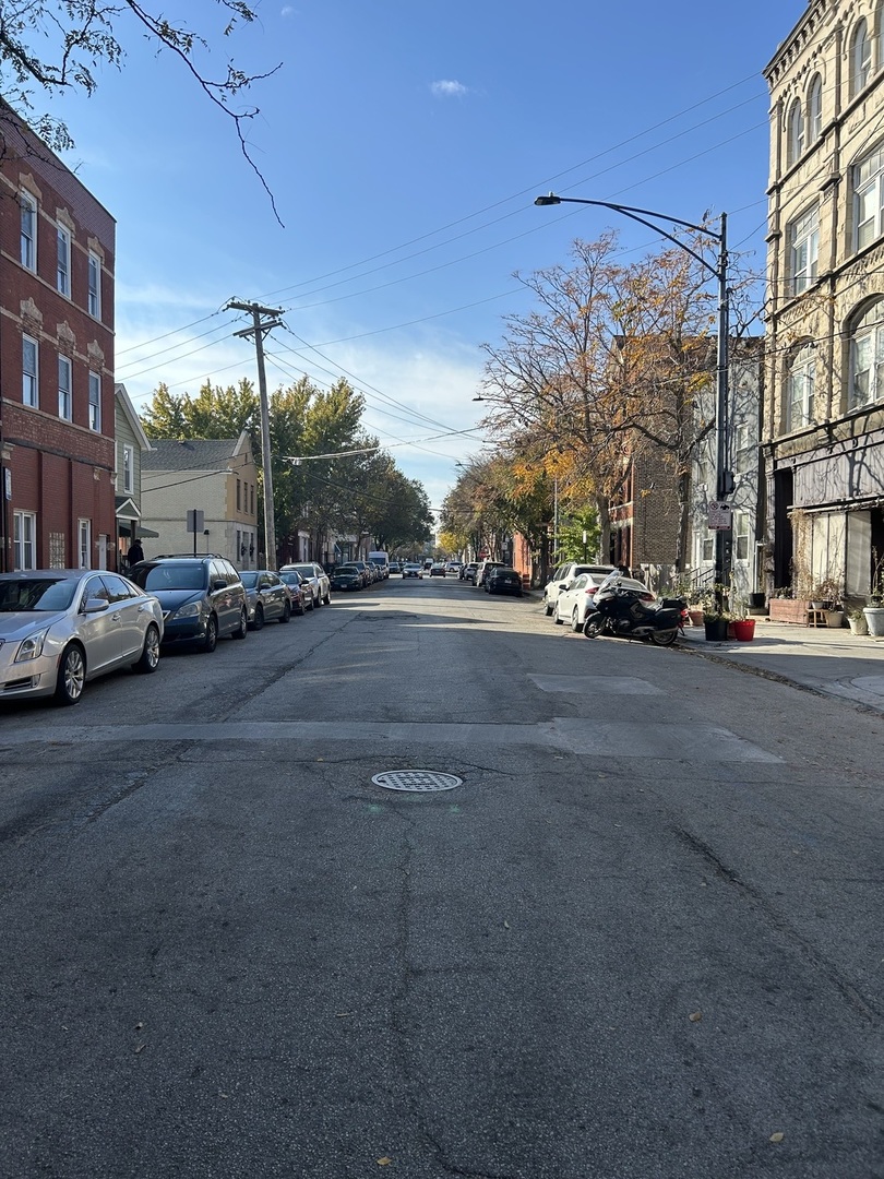 1017 W 19th Street, Chicago, IL 60608