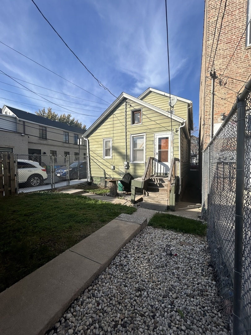 1017 W 19th Street, Chicago, IL 60608