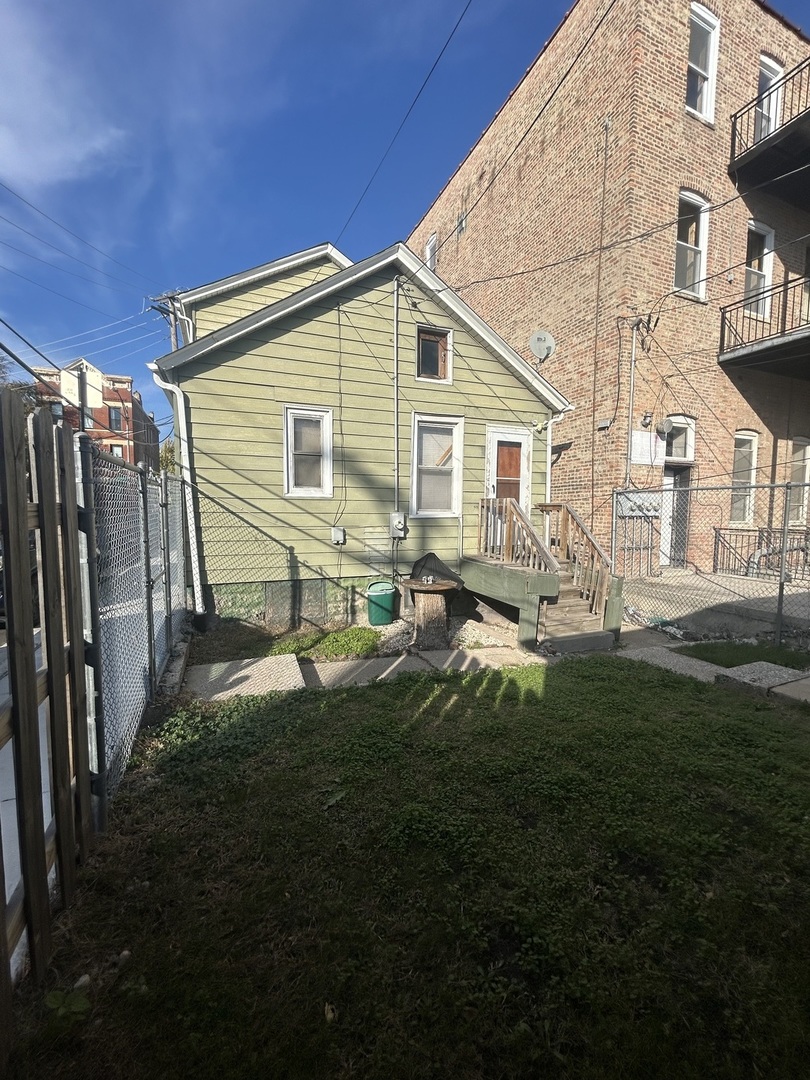 1017 W 19th Street, Chicago, IL 60608