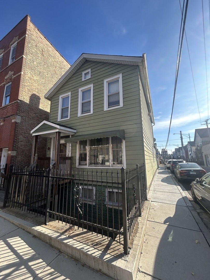1017 W 19th Street, Chicago, IL 60608