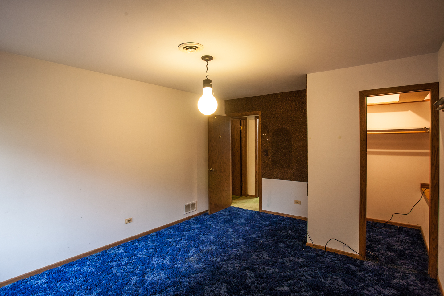 1610 Old Oak Place, Darien, IL 60561