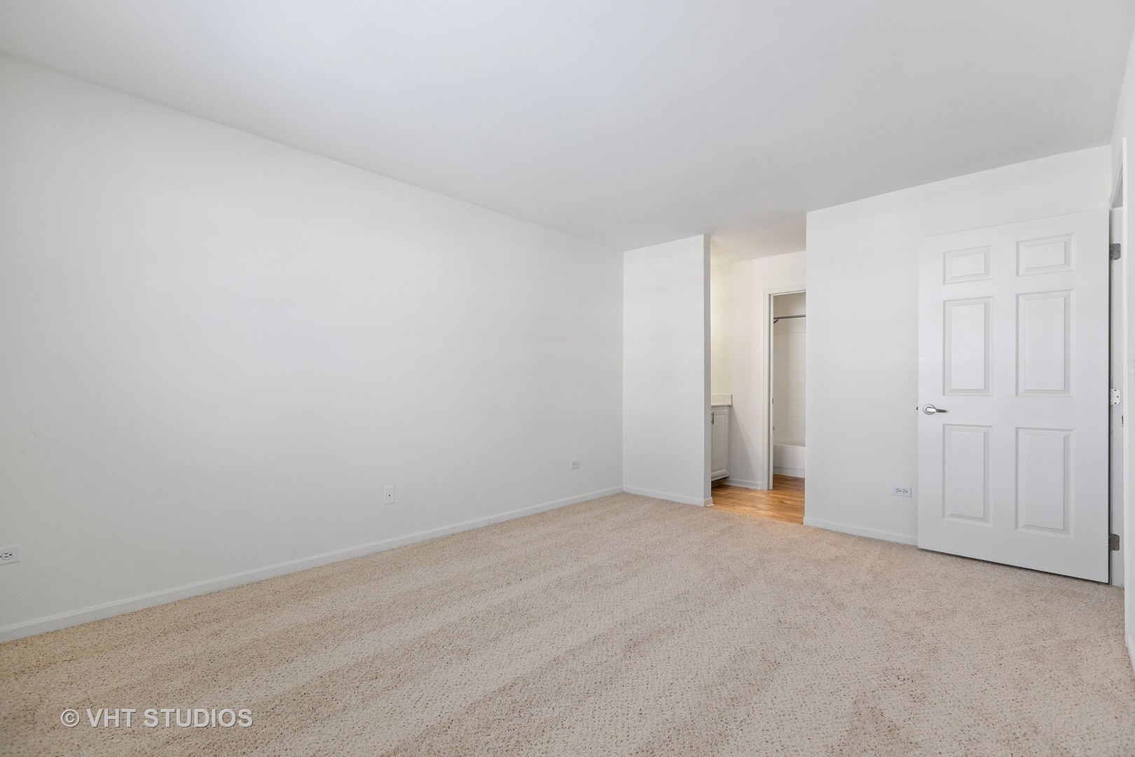 350 Schubert Court #350, Wheaton, IL 60189