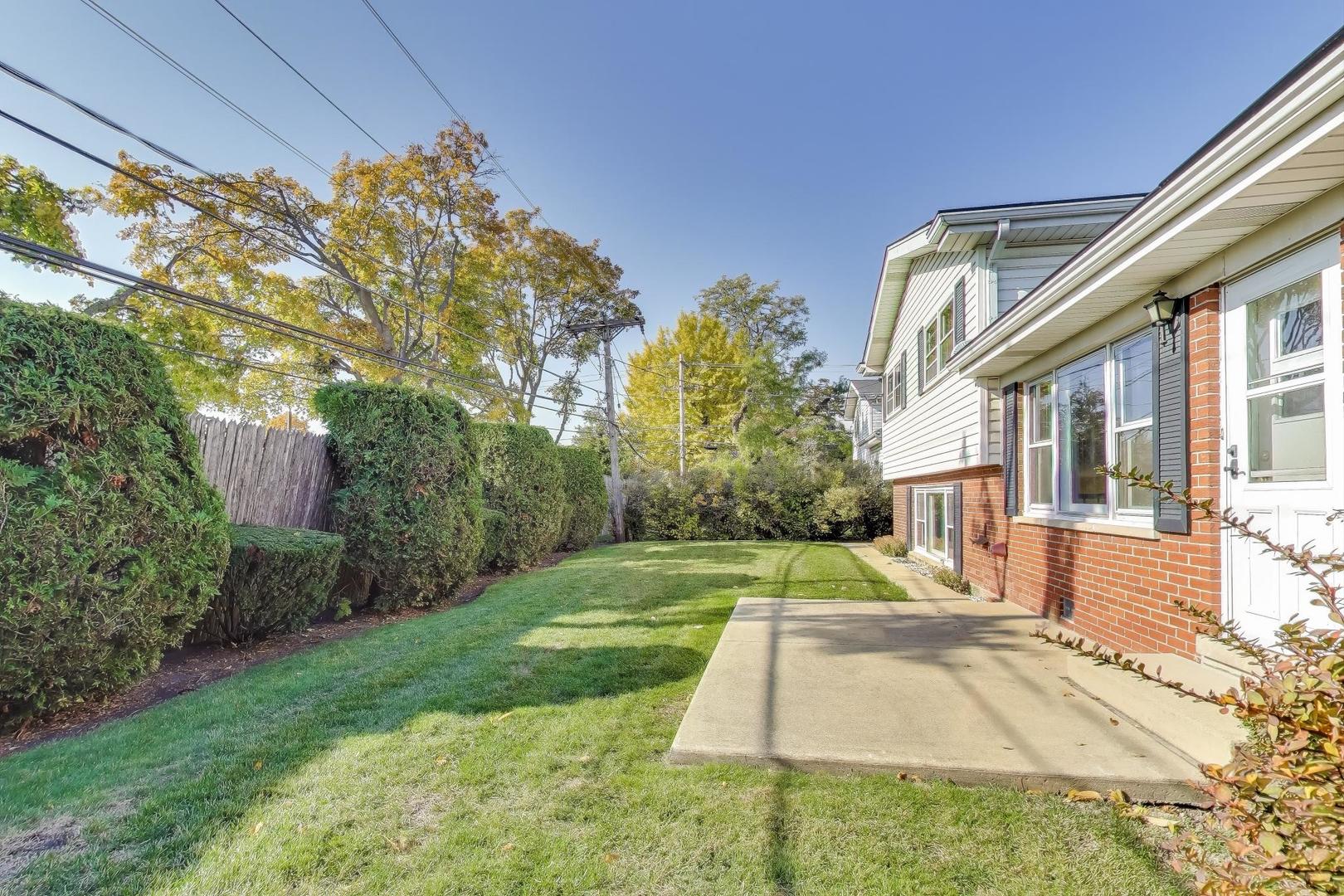 991 Wicke Avenue, Des Plaines, IL 60018