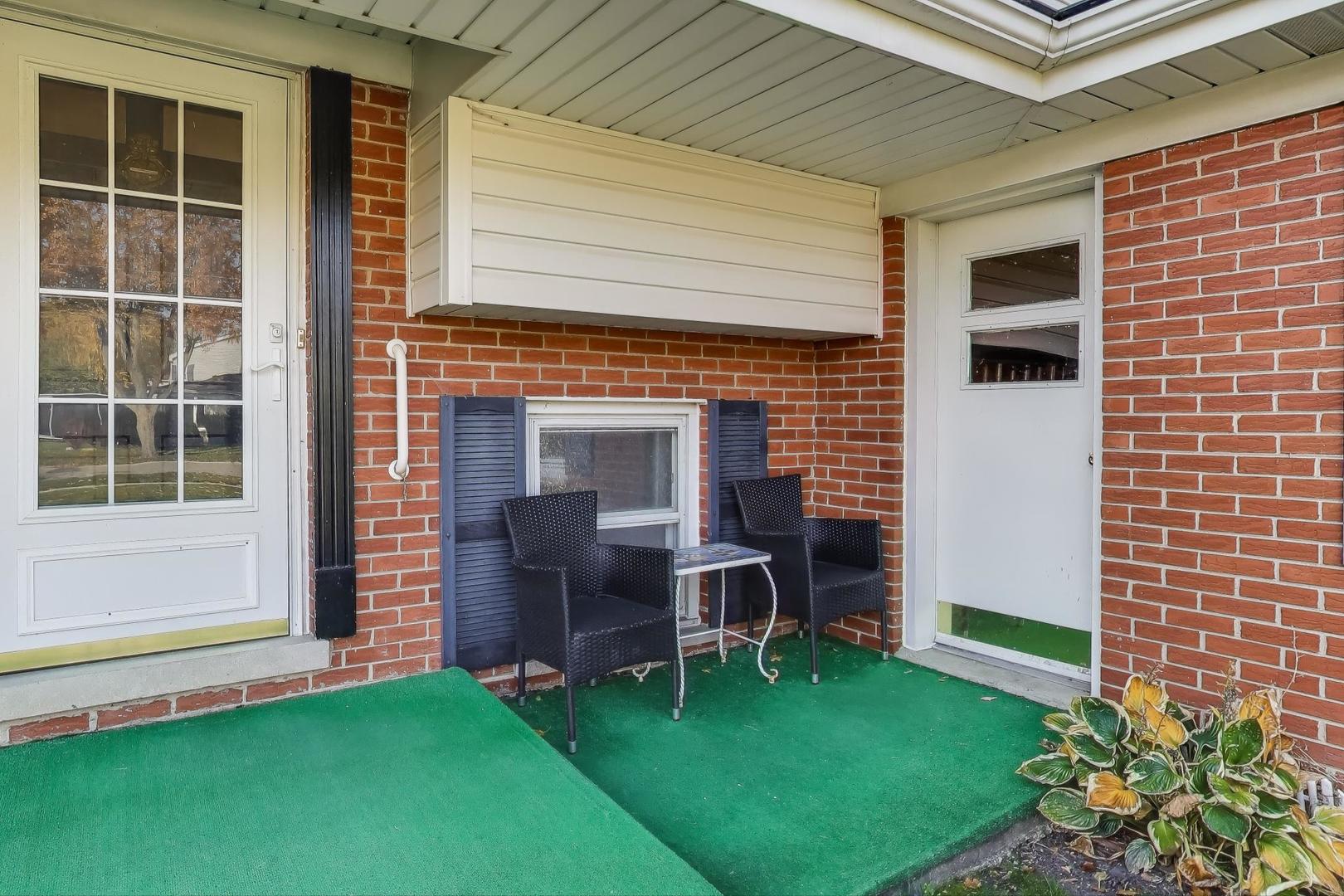 991 Wicke Avenue, Des Plaines, IL 60018