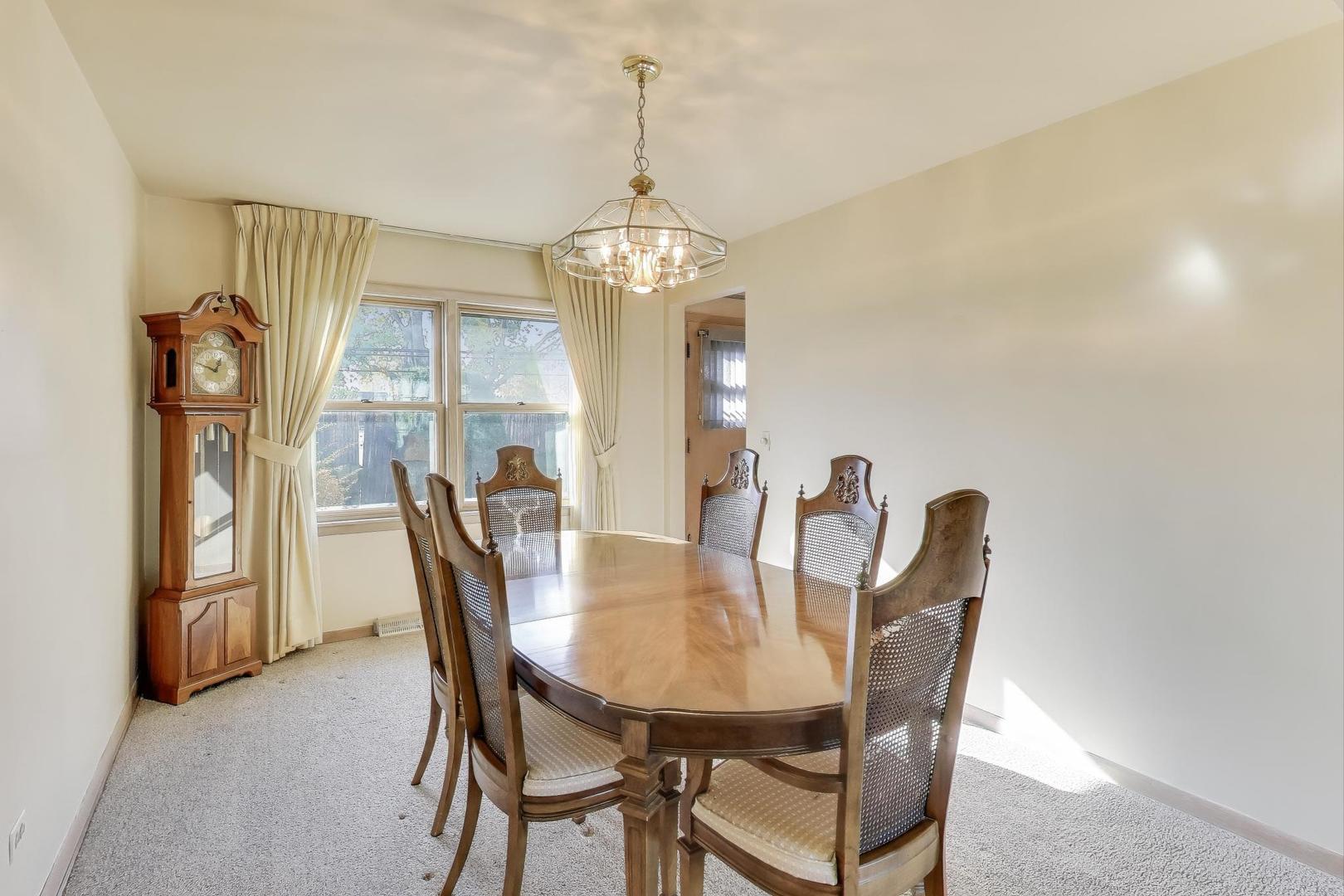 991 Wicke Avenue, Des Plaines, IL 60018