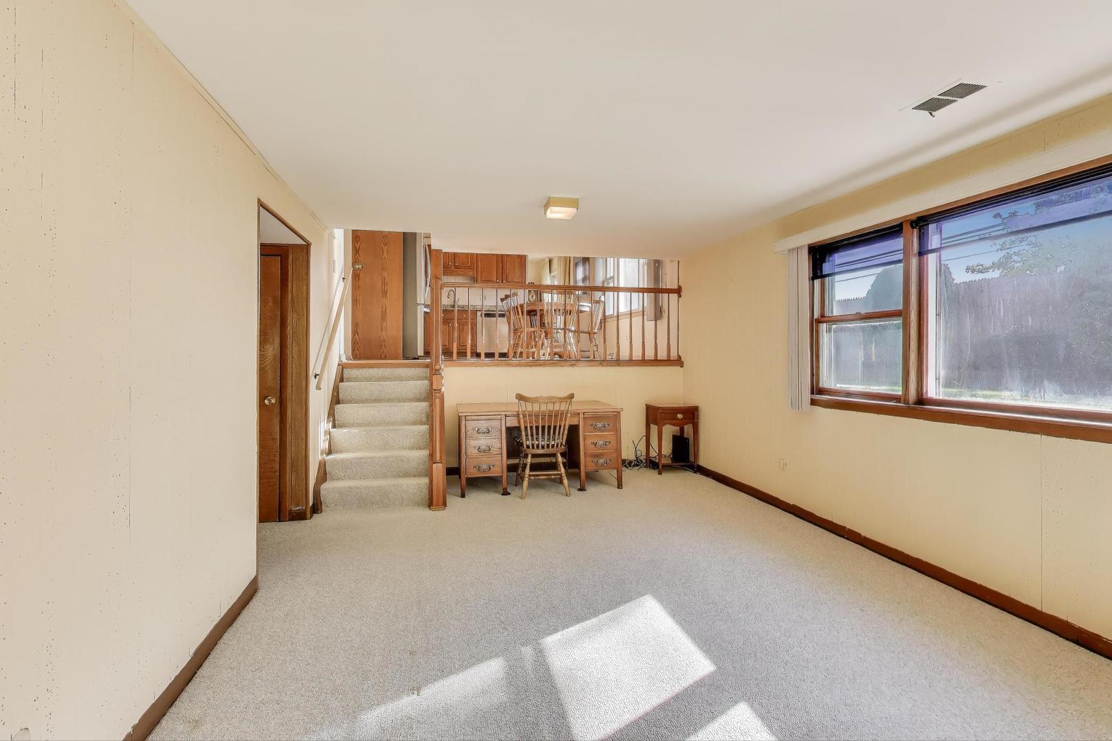 991 Wicke Avenue, Des Plaines, IL 60018