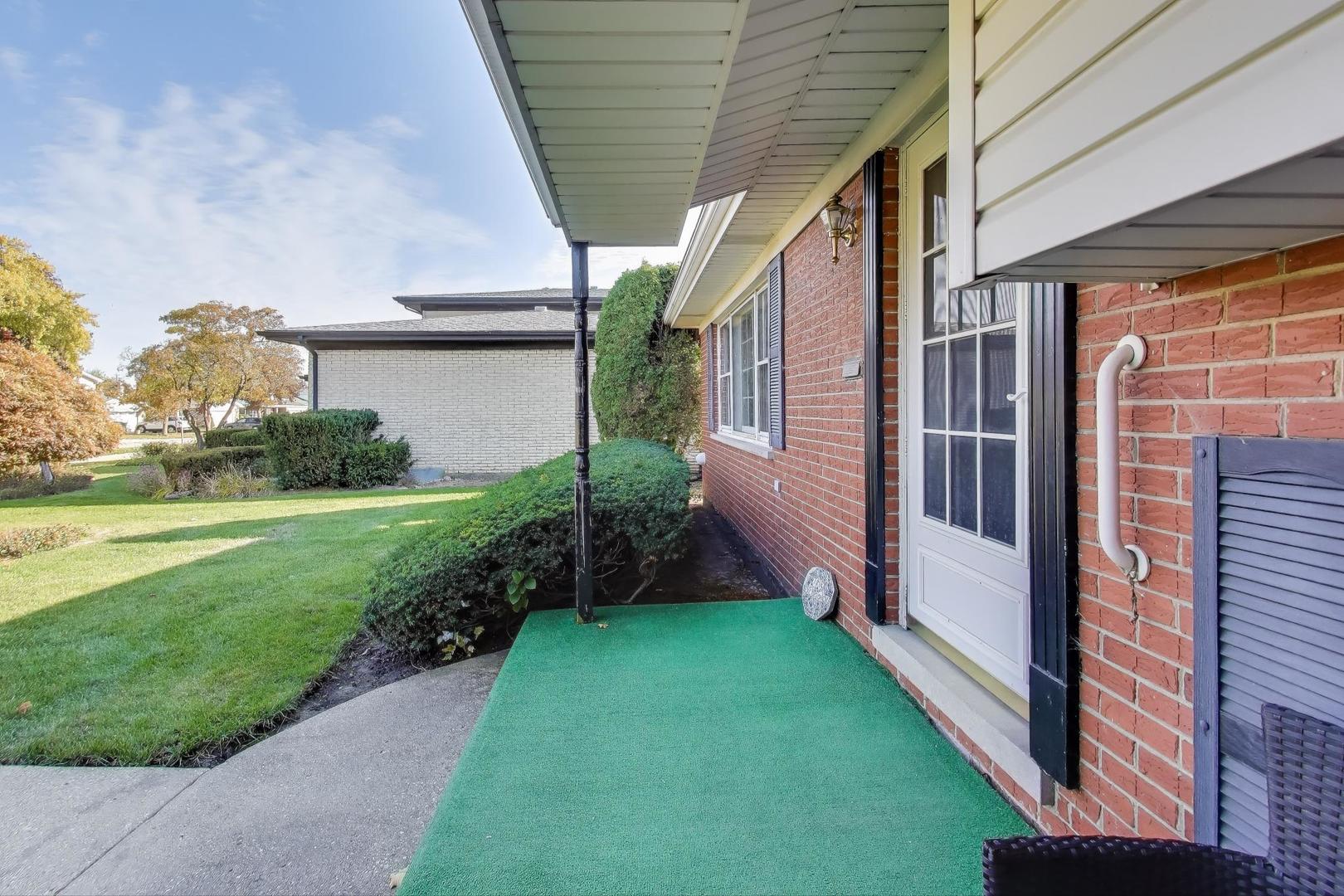 991 Wicke Avenue, Des Plaines, IL 60018