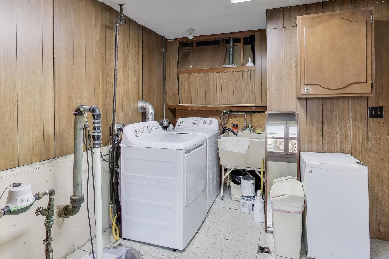 991 Wicke Avenue, Des Plaines, IL 60018