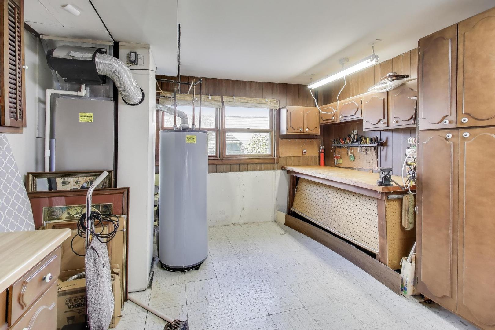 991 Wicke Avenue, Des Plaines, IL 60018