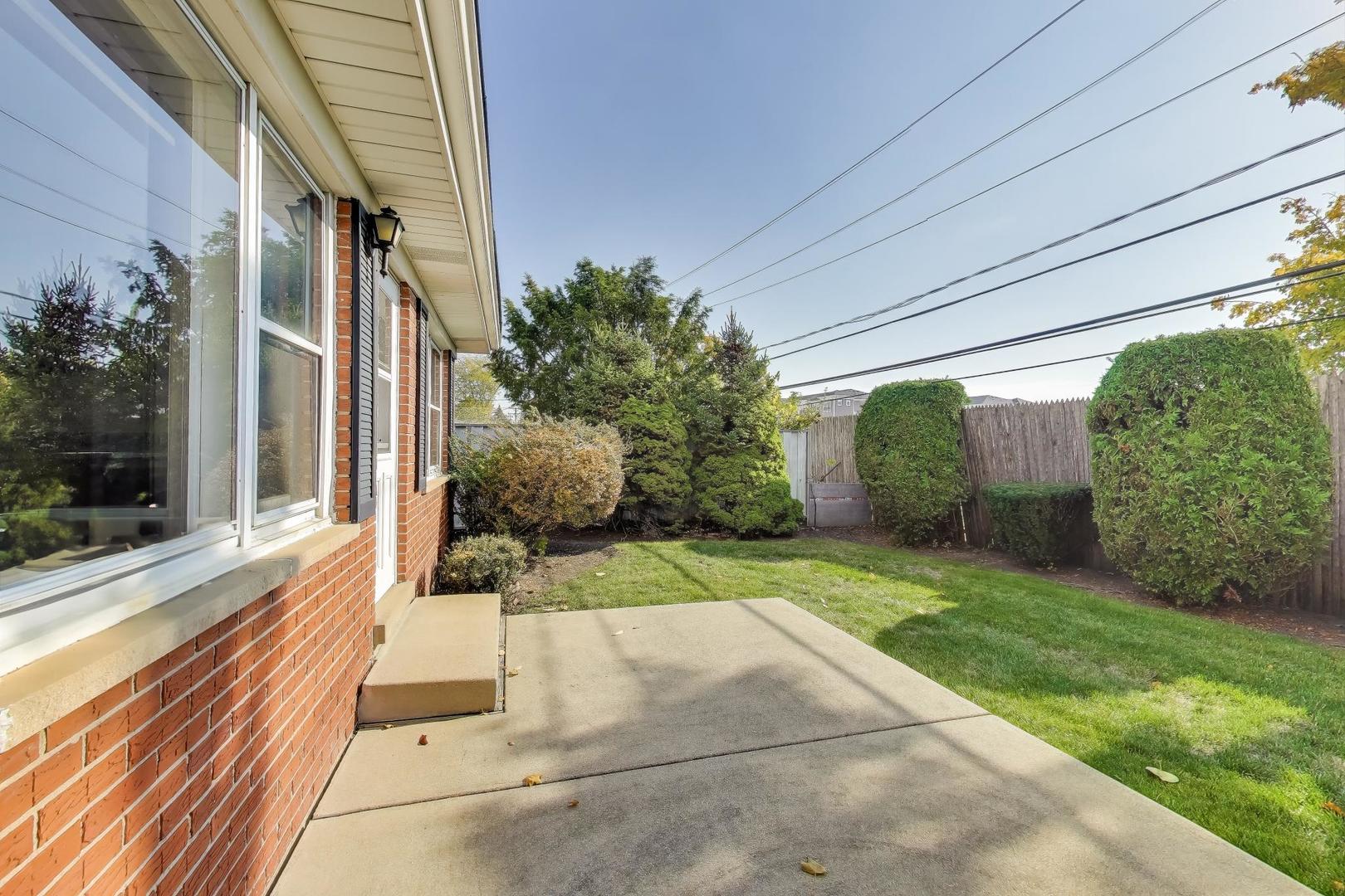 991 Wicke Avenue, Des Plaines, IL 60018