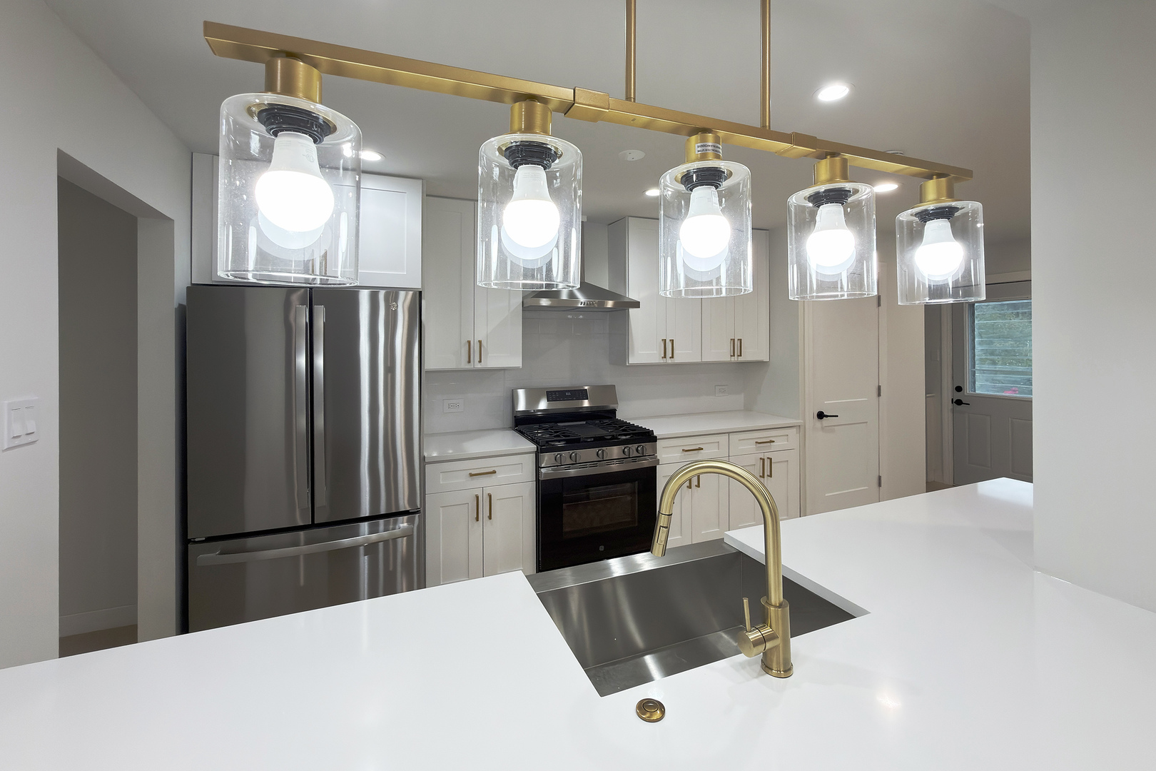 1703 N Burning Bush Lane, Mount Prospect, IL 60056