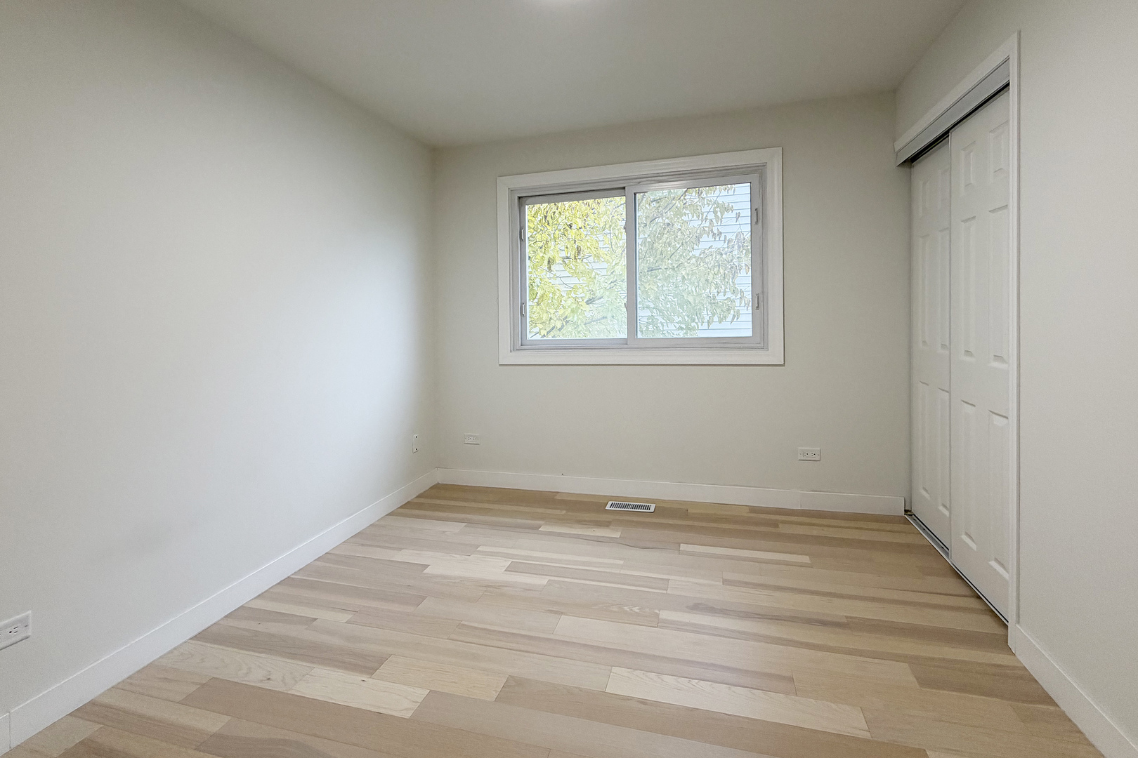 1703 N Burning Bush Lane, Mount Prospect, IL 60056