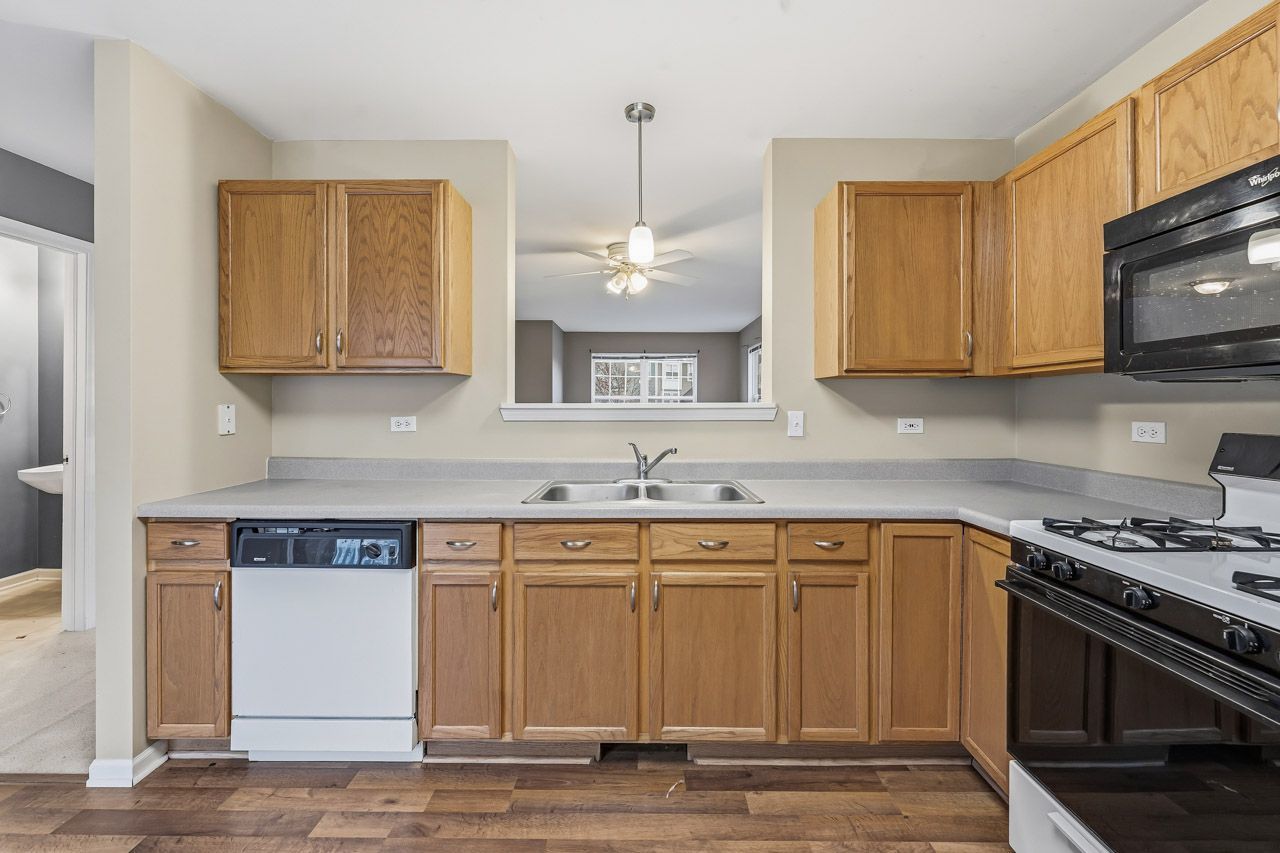 335 Holiday Lane, Hainesville, IL 60073