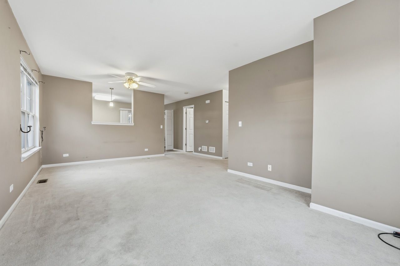 335 Holiday Lane, Hainesville, IL 60073