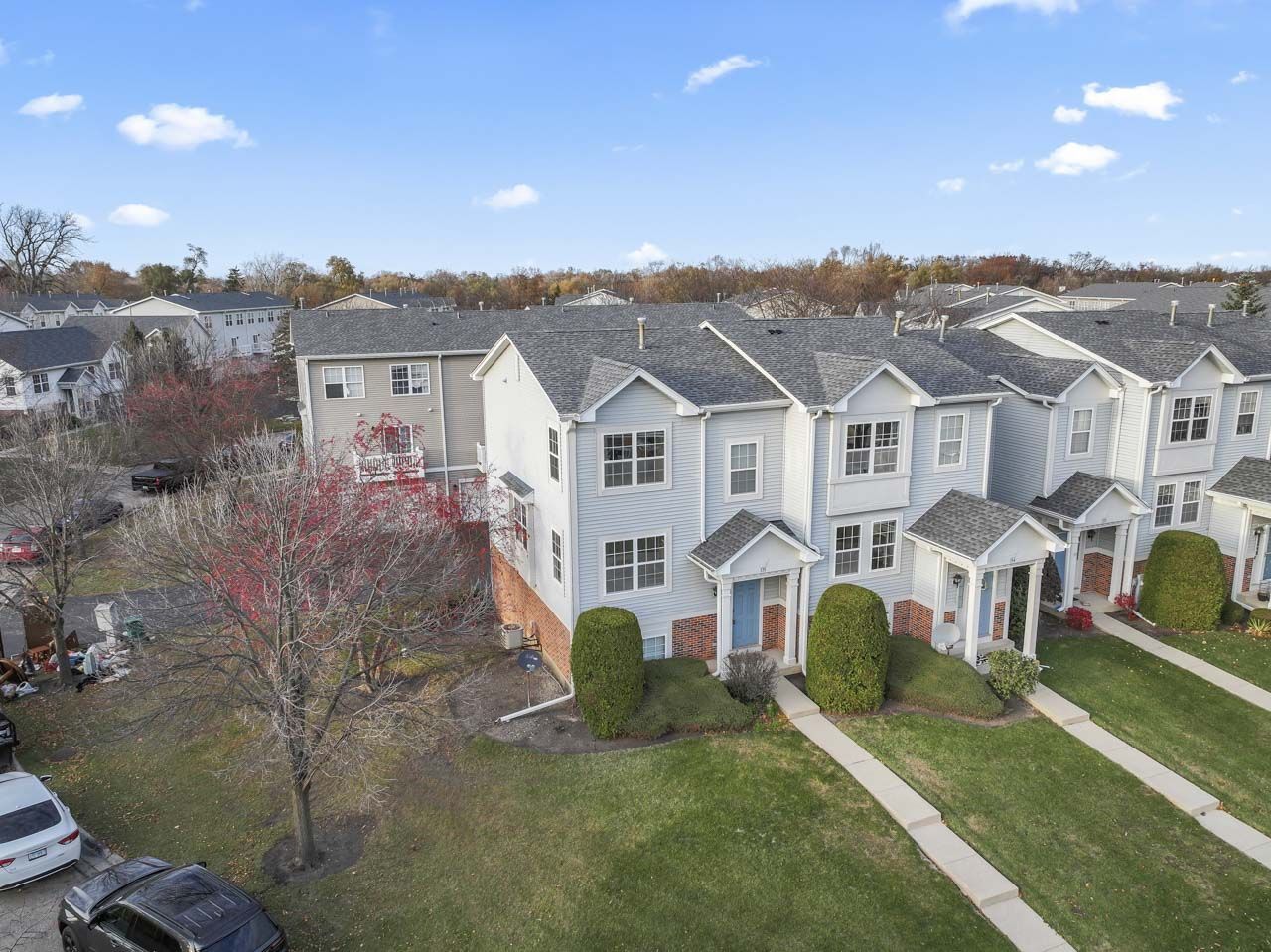 335 Holiday Lane, Hainesville, IL 60073