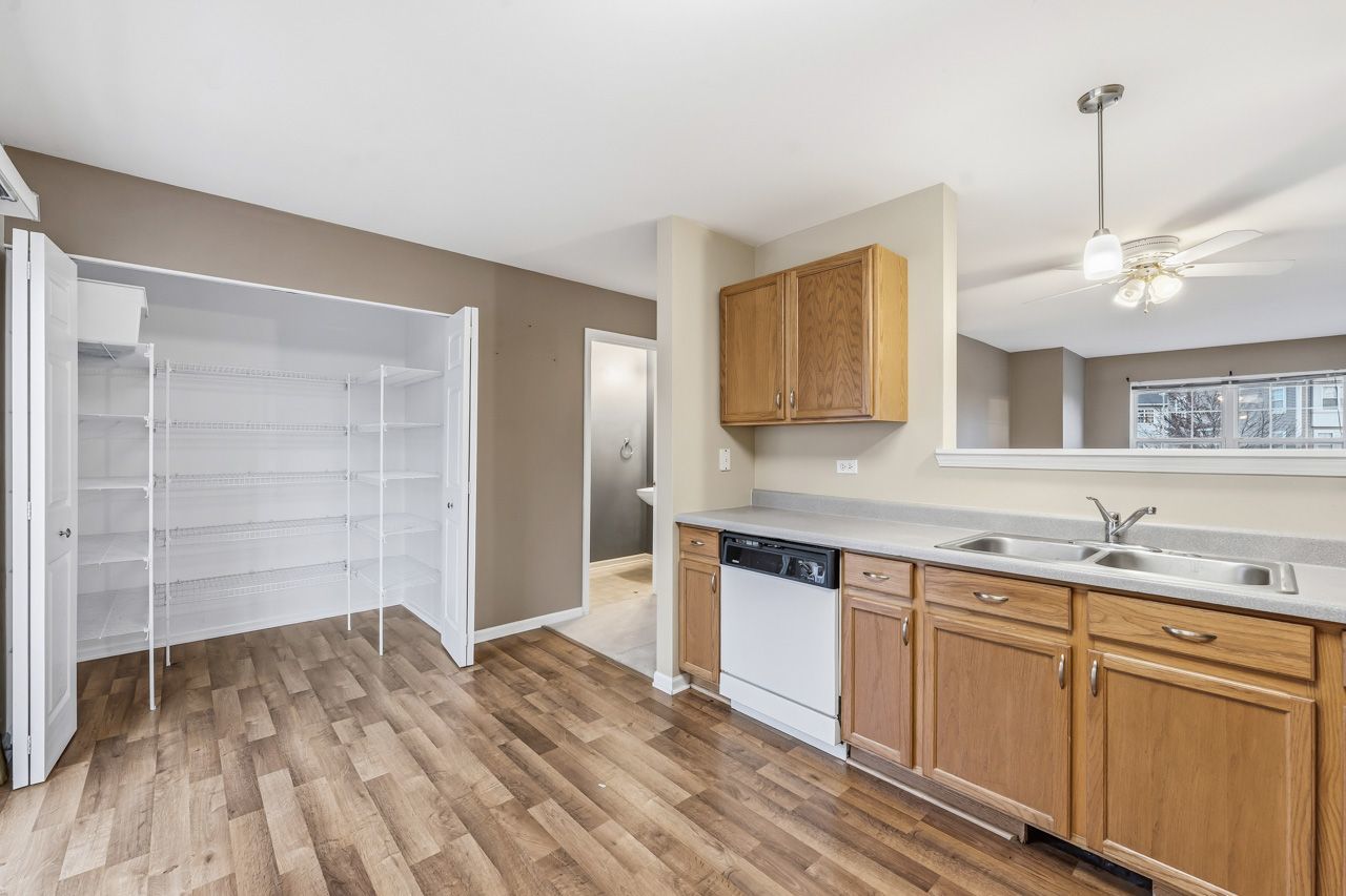 335 Holiday Lane, Hainesville, IL 60073