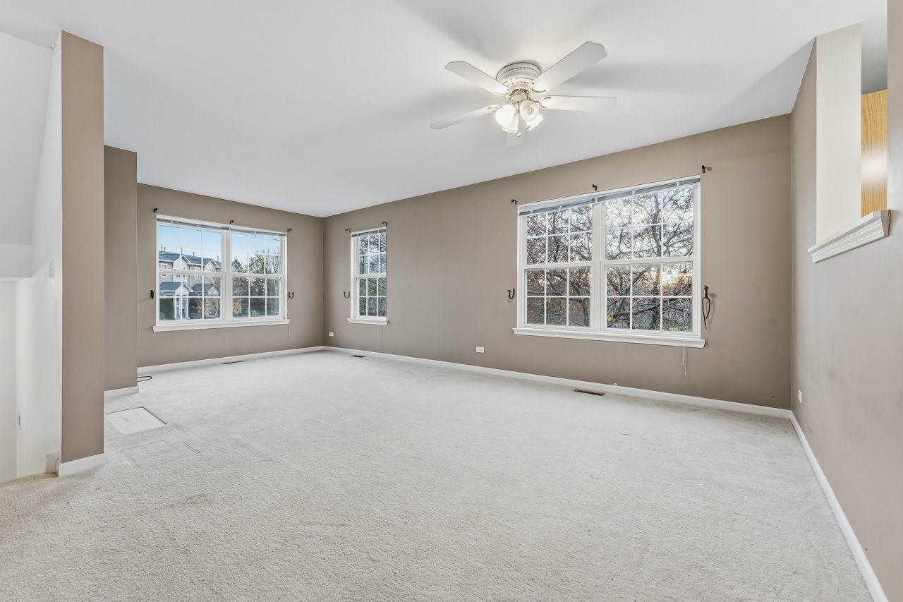 335 Holiday Lane, Hainesville, IL 60073