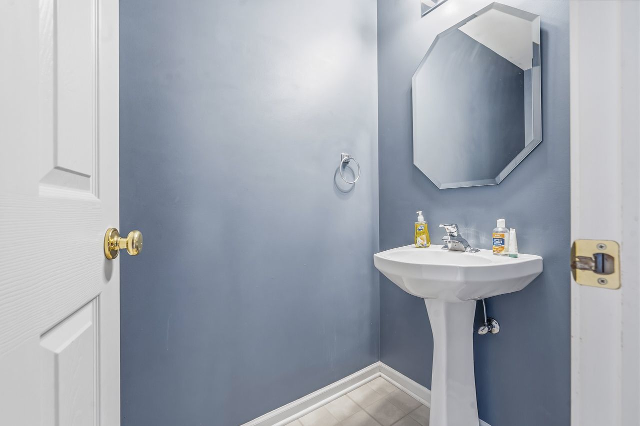 335 Holiday Lane, Hainesville, IL 60073