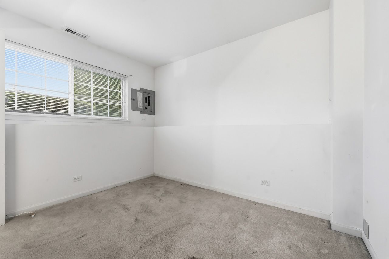 335 Holiday Lane, Hainesville, IL 60073