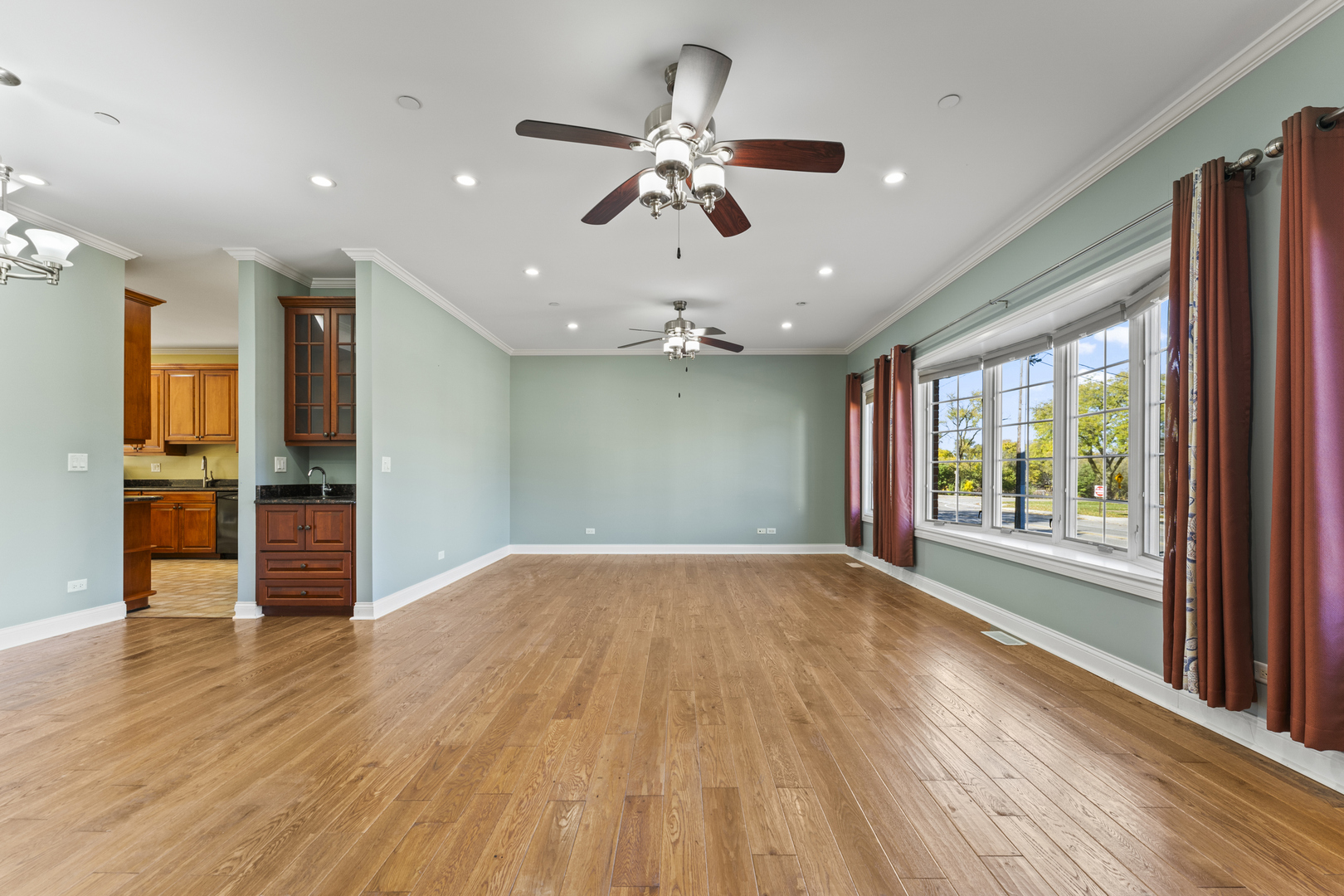 5533 LINCOLN Avenue, Morton Grove, IL 60053