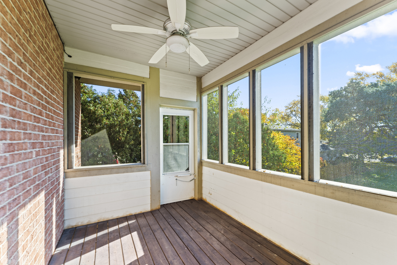 5533 LINCOLN Avenue, Morton Grove, IL 60053