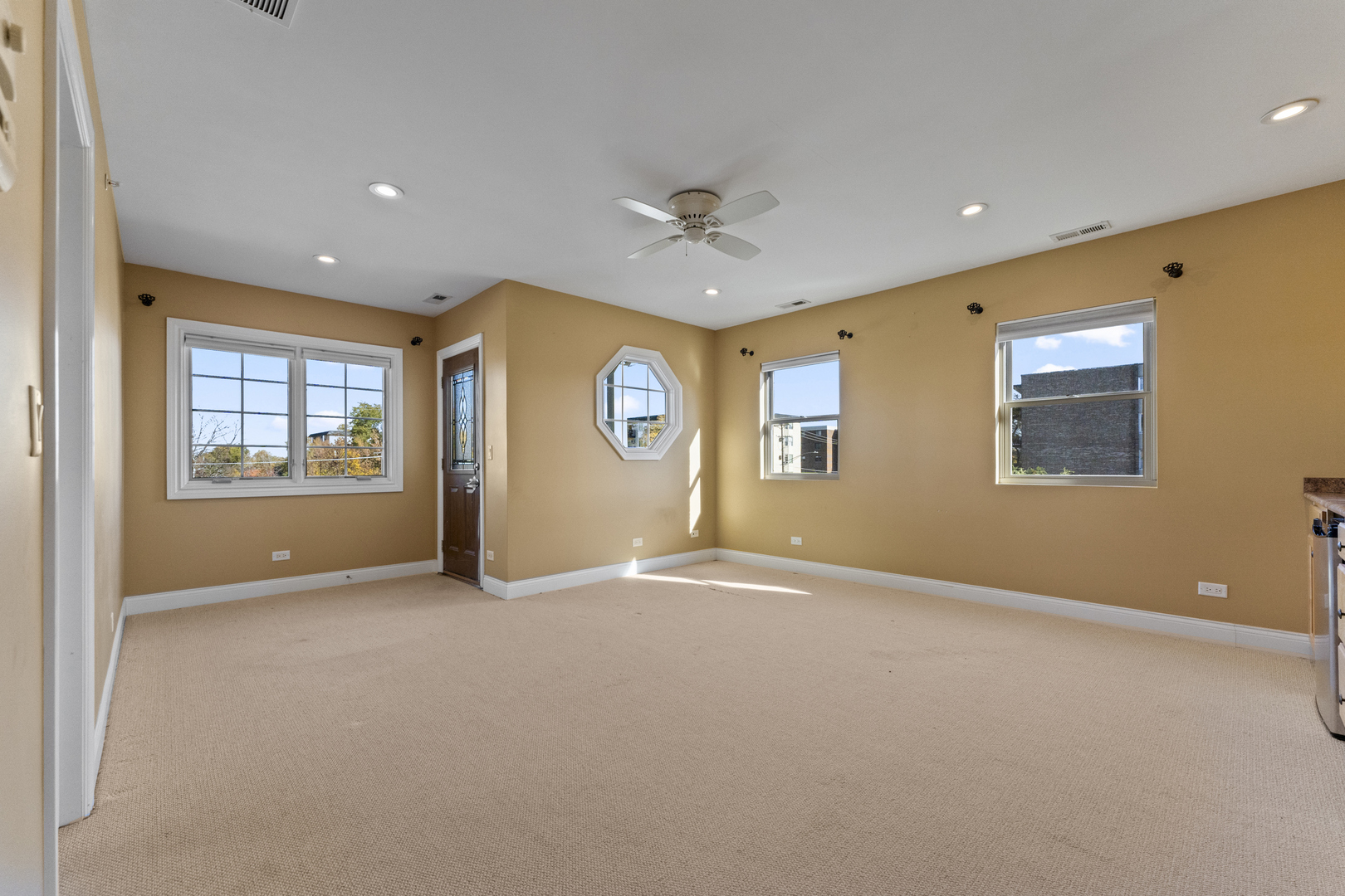 5533 LINCOLN Avenue, Morton Grove, IL 60053