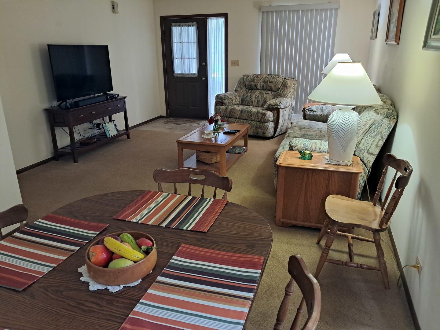 654 Tacoma Drive, Carol Stream, IL 60188