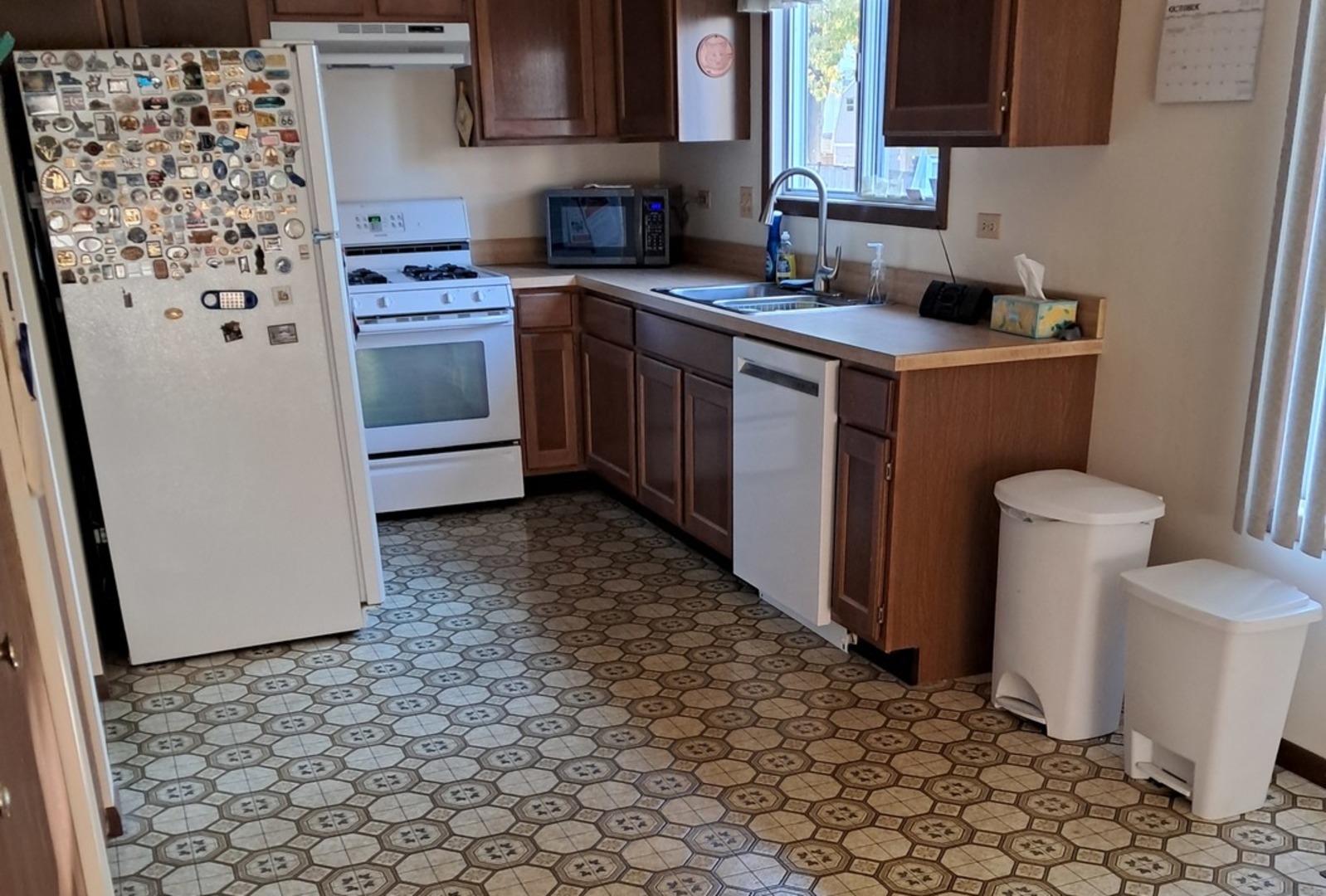 654 Tacoma Drive, Carol Stream, IL 60188