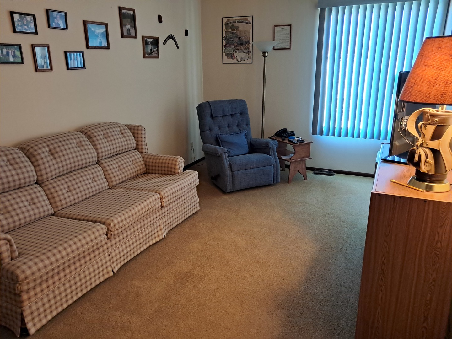 654 Tacoma Drive, Carol Stream, IL 60188