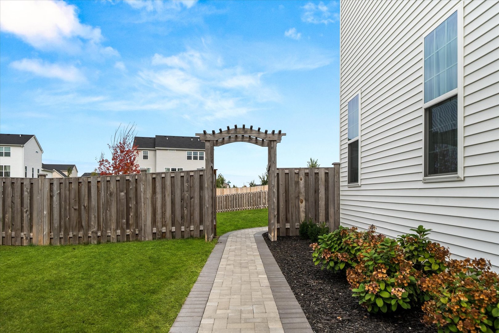 665 Braemore Lane, Yorkville, IL 60560