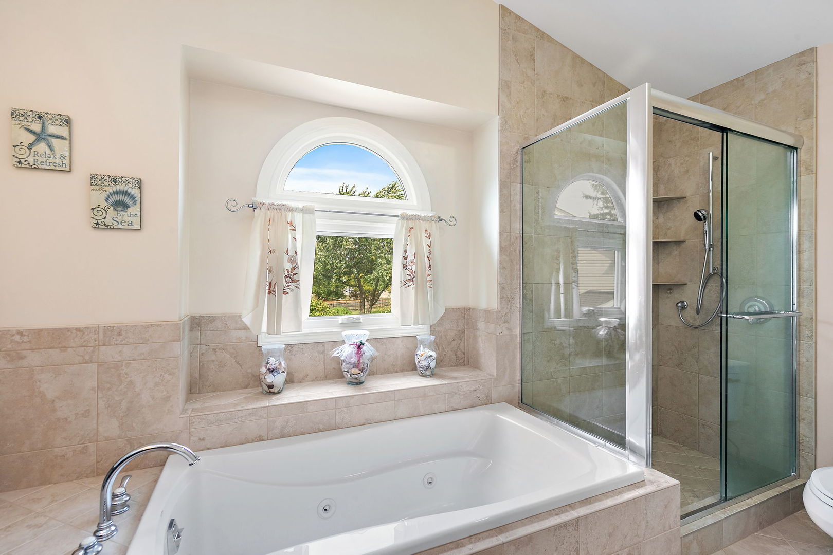 2404 Baldwin Court, Schaumburg, IL 60193