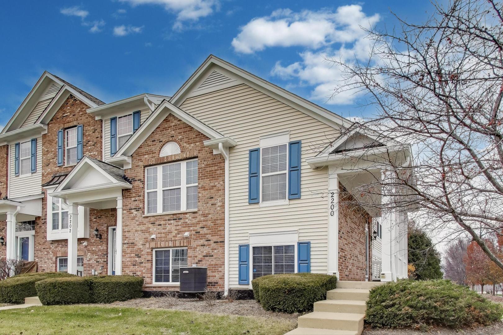 2200 Neubauer Circle, Lindenhurst, IL 60046