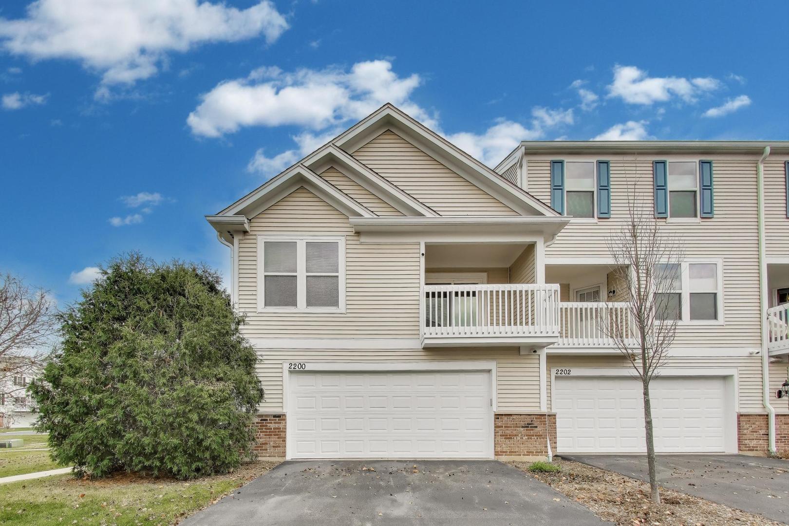 2200 Neubauer Circle, Lindenhurst, IL 60046