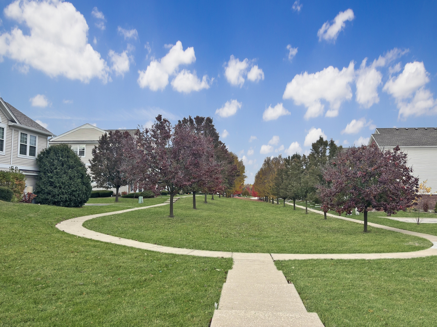 2200 Neubauer Circle, Lindenhurst, IL 60046