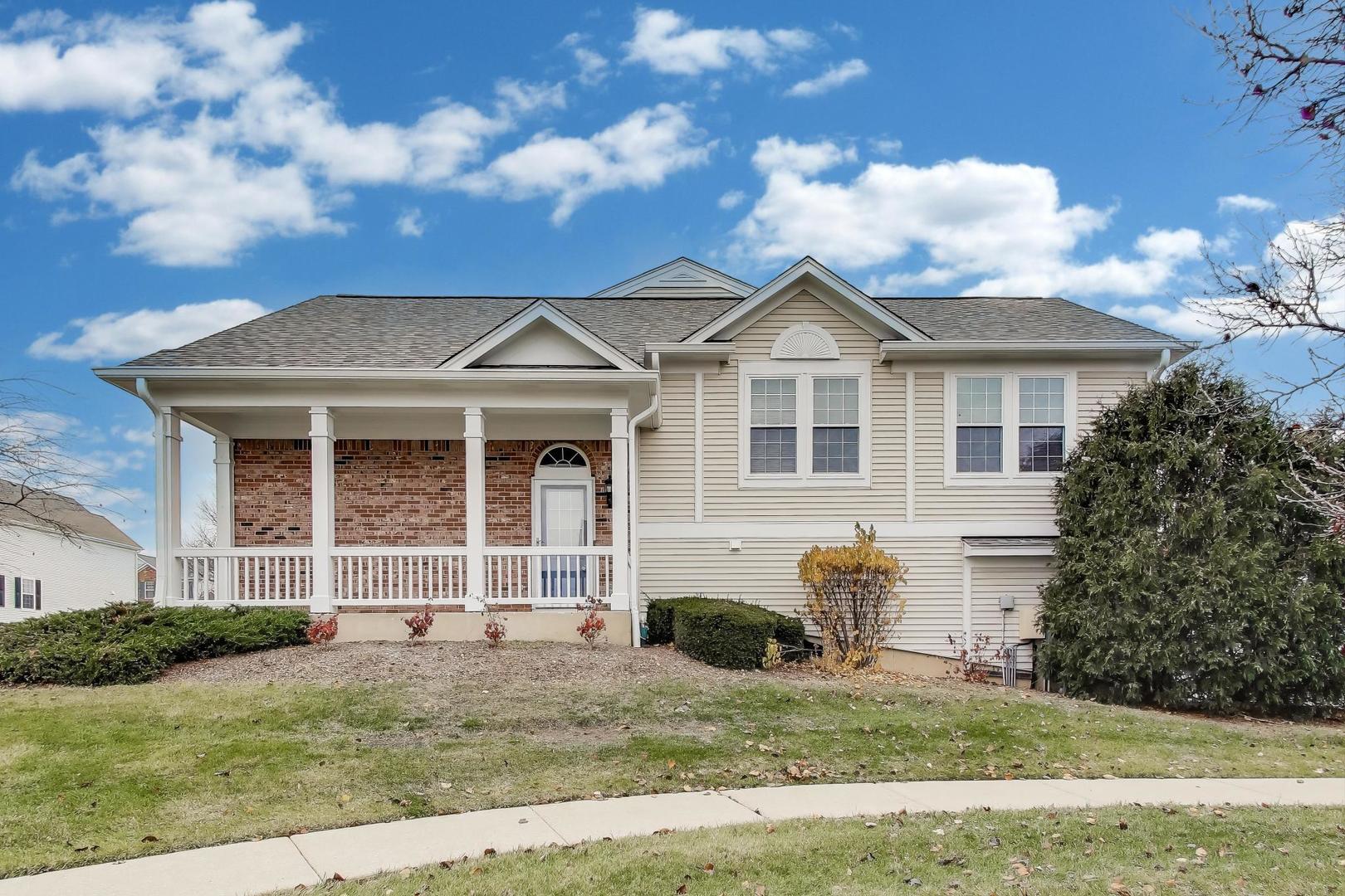 2200 Neubauer Circle, Lindenhurst, IL 60046