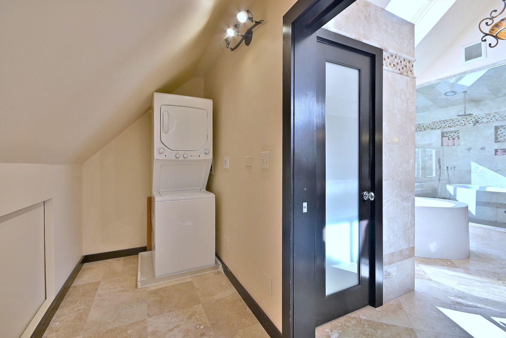 45 Founders Pointe North Drive, Bloomingdale, IL 60108