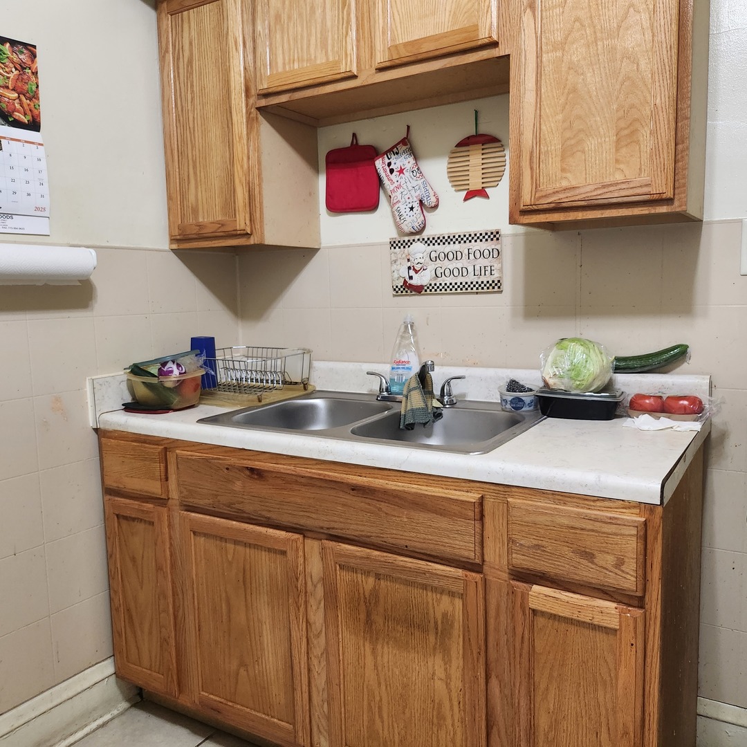 7601 S Morgan Street, Chicago, IL 60620