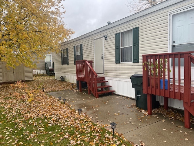 3503 Elaine Avenue, Park City, IL 60085