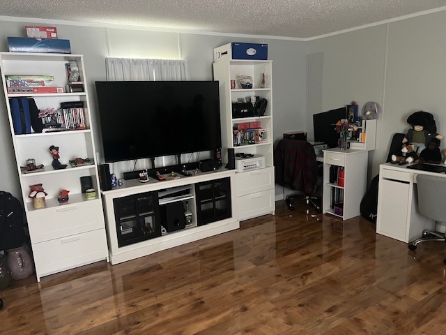 3503 Elaine Avenue, Park City, IL 60085