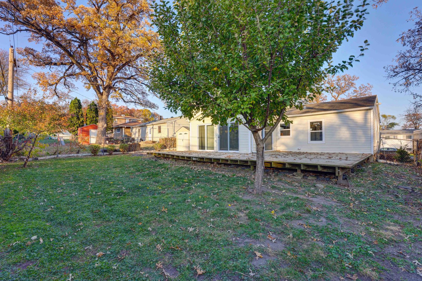 8 Timber Trail, Streamwood, IL 60107